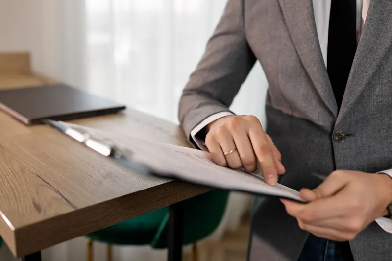 What the Seller Already Knows: Navigating the Structural Information Gap in Every Transaction